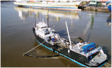 Athos I oil spill cleanup